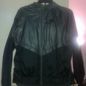 NIKE WINDRUNNER